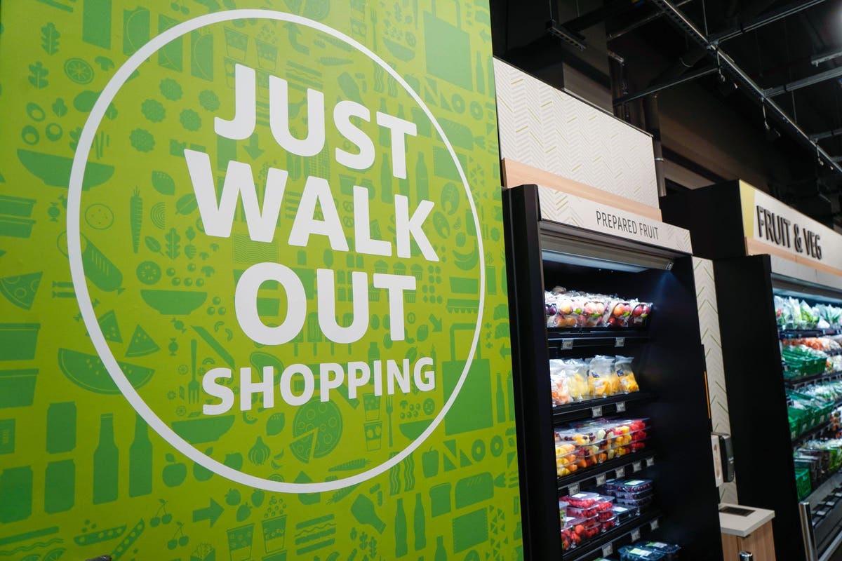 Amazon Tests ‘Just Walk Out’ Pay System