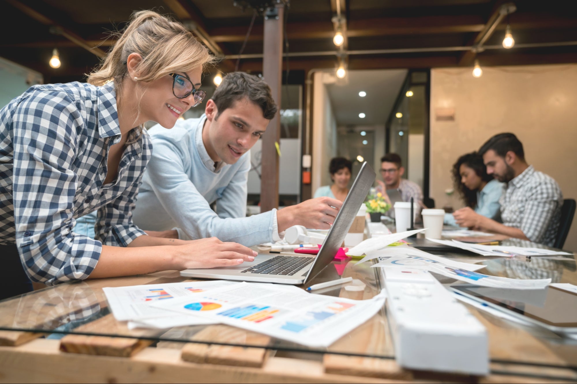 7 Customer Experience Strategies for Effective Branding in 2024